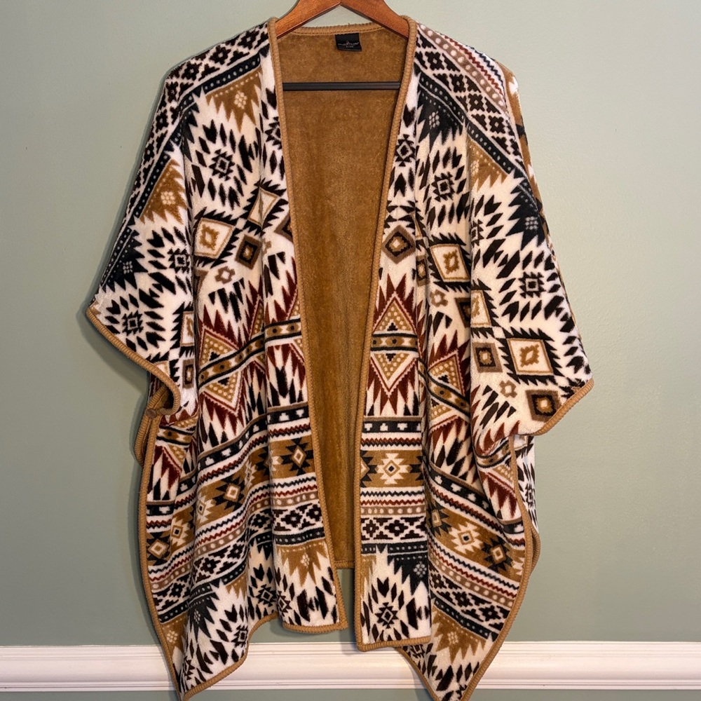 Cuddl Duds Size S/M Southwestern Aztec Plush Open Front Wrap